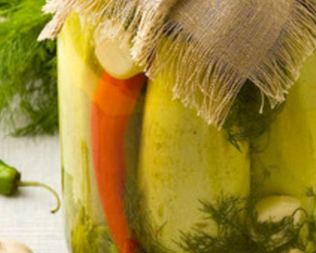 Соленые кабачки с чесноком