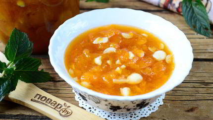 Абрикосовое варенье с косточками