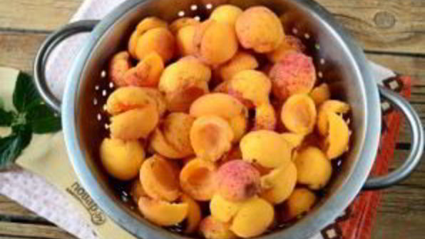 абрикосовое варенье с косточками