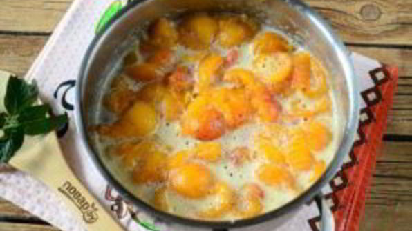 абрикосовое варенье с косточками