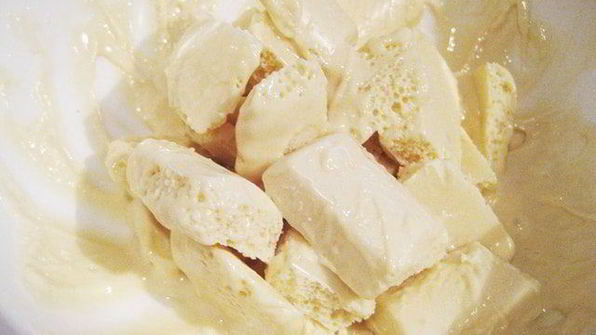 чизкейк с белым шоколадом и малиновым вареньем