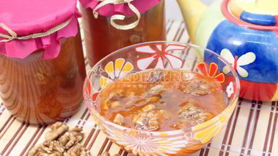 Варенье из абрикосов с грецкими орехами