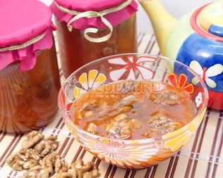 Варенье из абрикосов с грецкими орехами