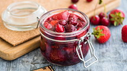 Варенье из клубники и вишни