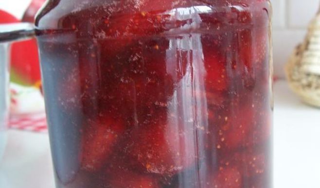 Варенье клубничное и абрикосовое