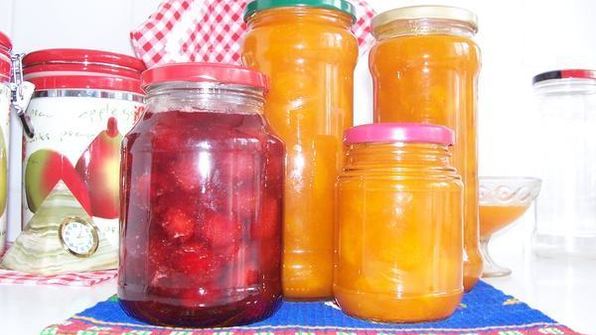варенье клубничное и абрикосовое