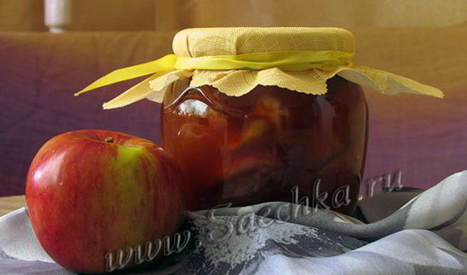Яблочное варенье с курагой, медом и бадьяном