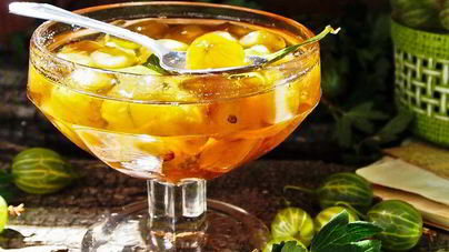 Янтарное варенье из крыжовника