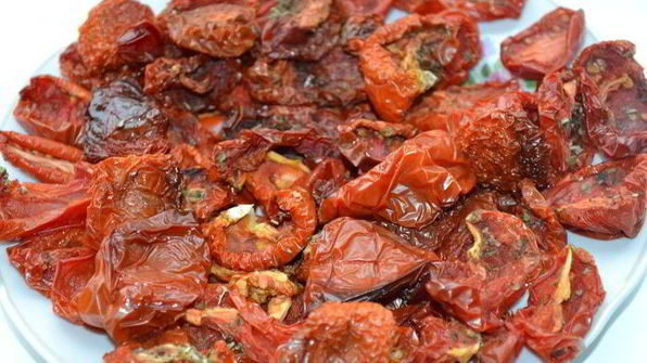 вяленые помидоры с лимонным базиликом