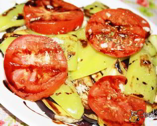 Антипасти из баклажана, сладкого перца и помидора