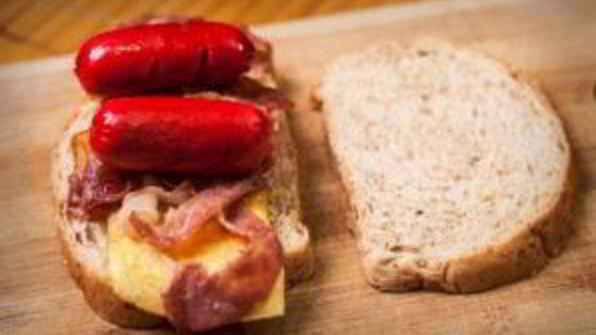 бутерброд с сосиской