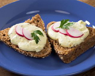 Бутерброд с сыром и яйцом