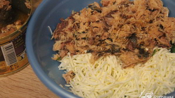 бутерброды на крекерах с сардинами