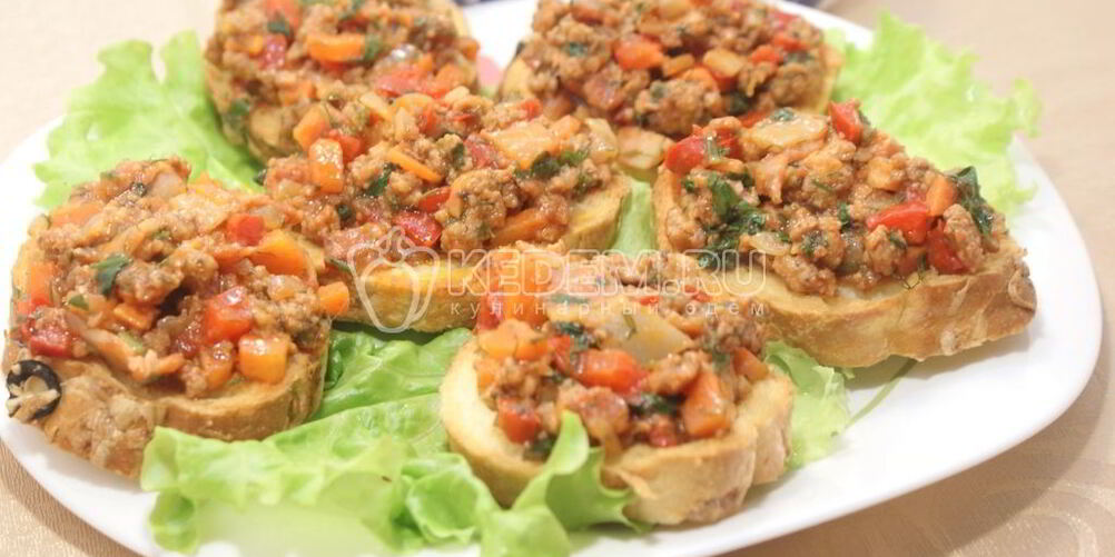 Рецепт бутерброды с фаршем и томатным соусом