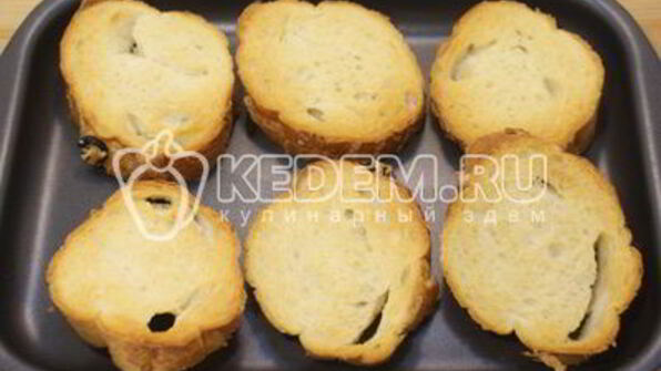 бутерброды с фаршем и томатным соусом