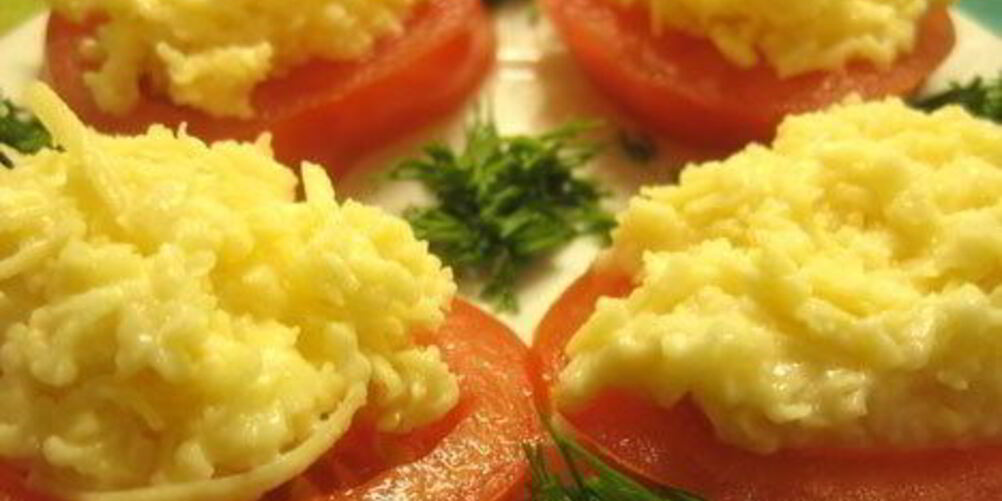 Рецепт бутерброды с помидорами и сырно-чесночным паштетом