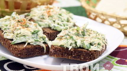 Бутерброды с салатом