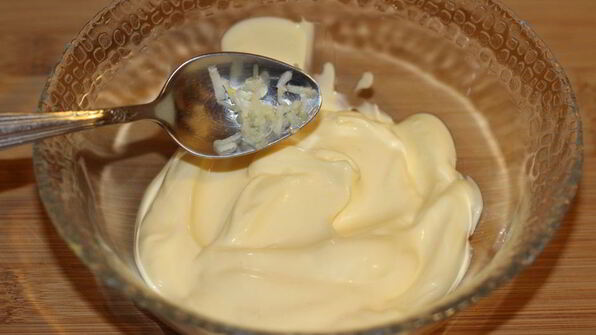 бутерброды со шпротами