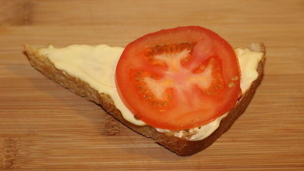 бутерброды со шпротами