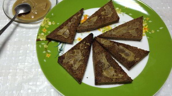 бутерброды со свеклой и селедкой