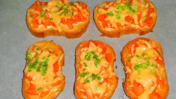 бутерброды в духовке с помидорами