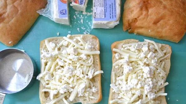 горячие бутерброды на сковороде