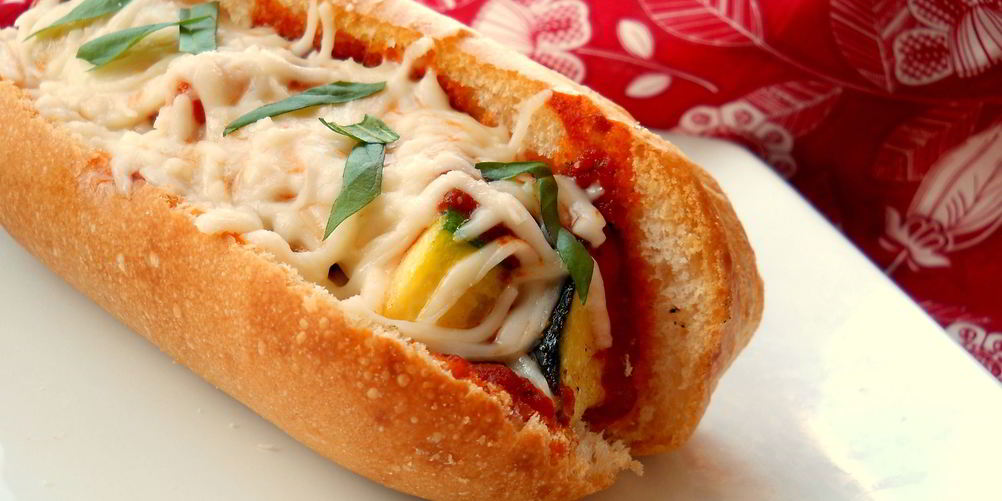 Рецепт горячие бутерброды с кабачком и моццареллой