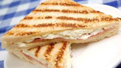 Горячие бутерброды с копченой индейкой