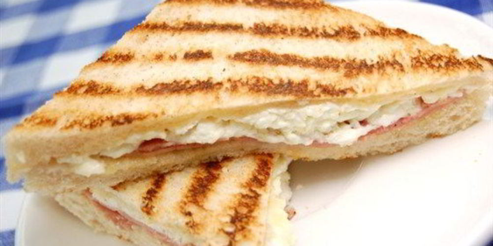 Рецепт горячие бутерброды с копченой индейкой