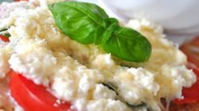 Горячие бутерброды с помидорами и рикоттой