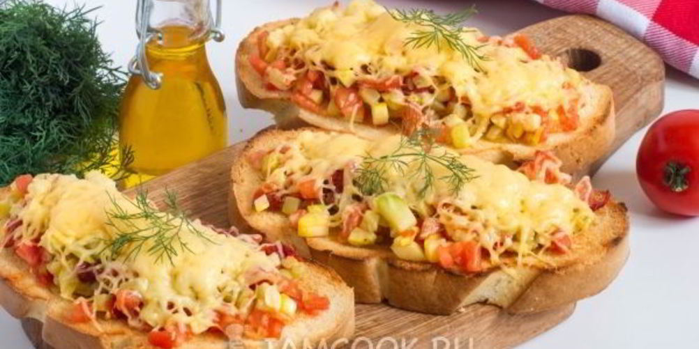 Рецепт горячие бутерброды с вялеными помидорами и кабачком