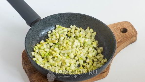 горячие бутерброды с вялеными помидорами и кабачком