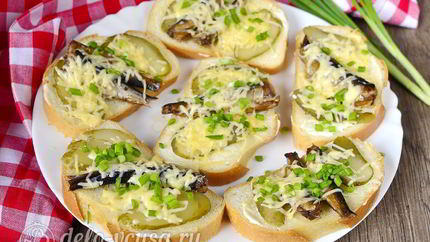 Горячие бутерброды со шпротами