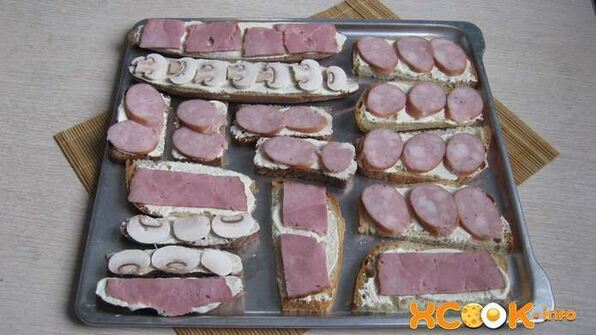 горячие бутерброды в духовке