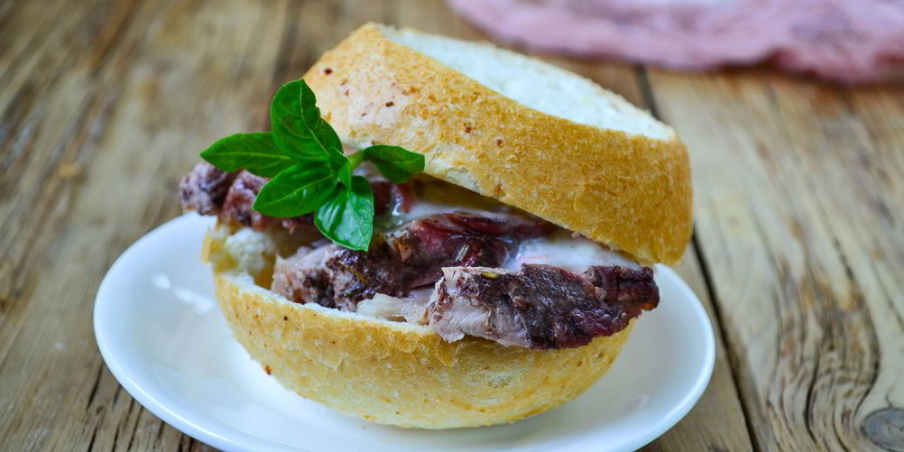 Рецепт горячий бутерброд со свининой