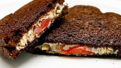 Итальянский бутерброд с сыром и грибами