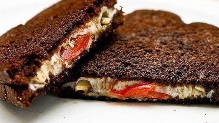 Итальянский бутерброд с сыром и грибами