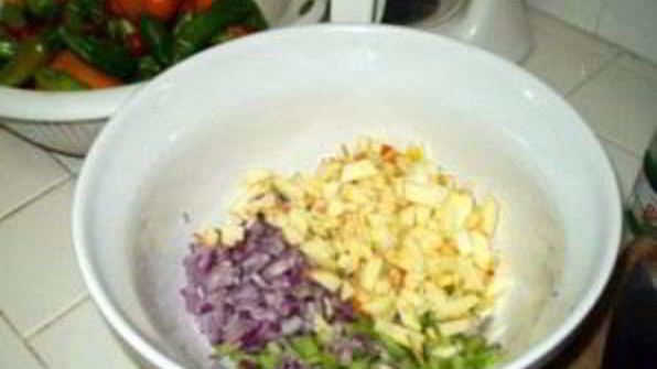 изысканный бутерброд с тунцом