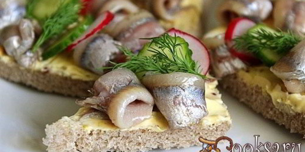 Рецепт праздничные бутерброды с килькой балтийская весна