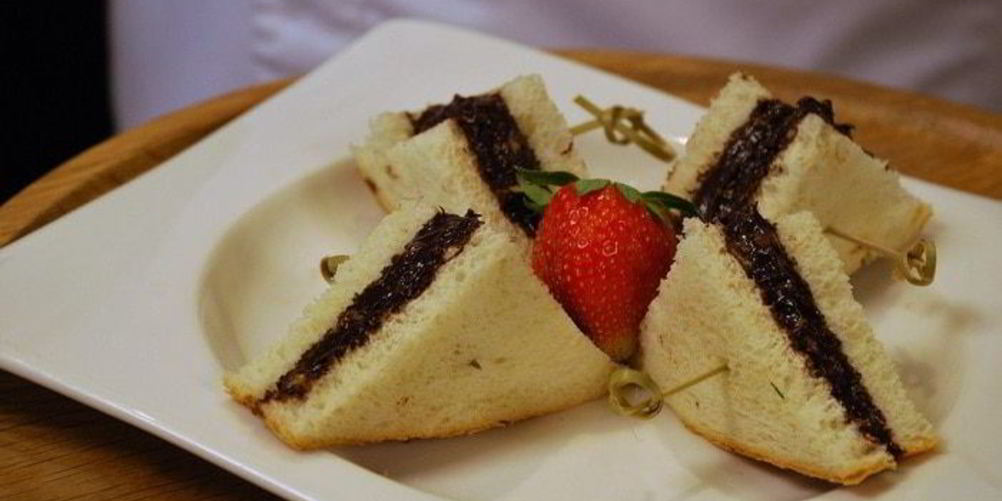 Рецепт сладкий бутерброд с ореховой пастой