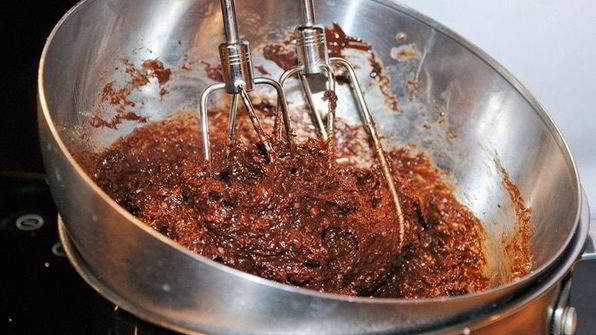 сладкий бутерброд с ореховой пастой