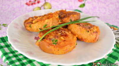 Томатные бутерброды с колбасой и сыром