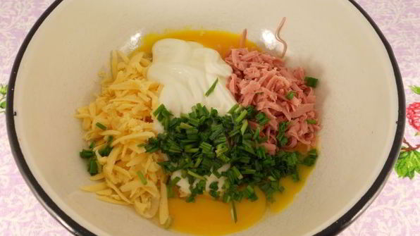 томатные бутерброды с колбасой и сыром