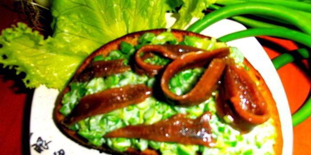 Рецепт зеленый бутерброд с анчоусами