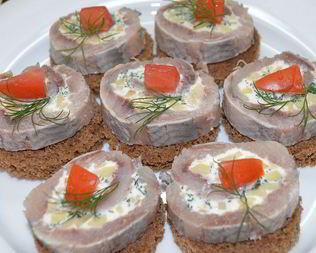 Закуска из огурцов