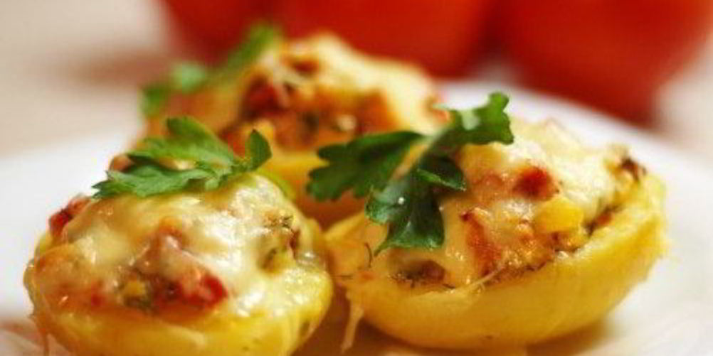 Рецепт фаршированный картофель с курицей, помидорами и сыром