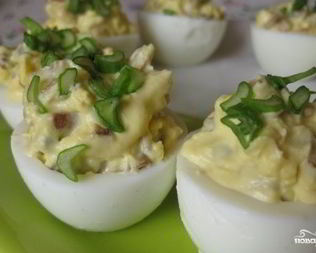 Яйца, фаршированные грибами