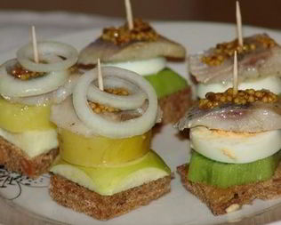 Канапе с селедкой