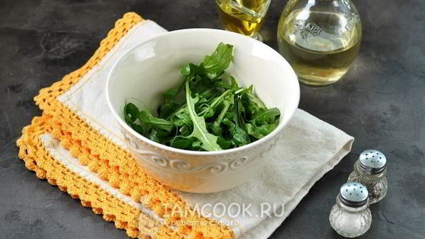 карпаччо из свеклы и голубого сыра