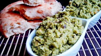 Хумус с авокадо